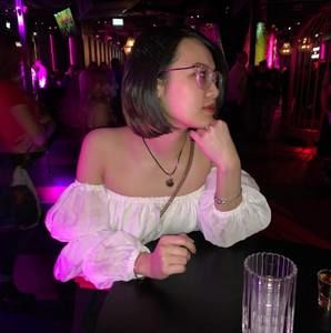 Meet your Posher, Chloe